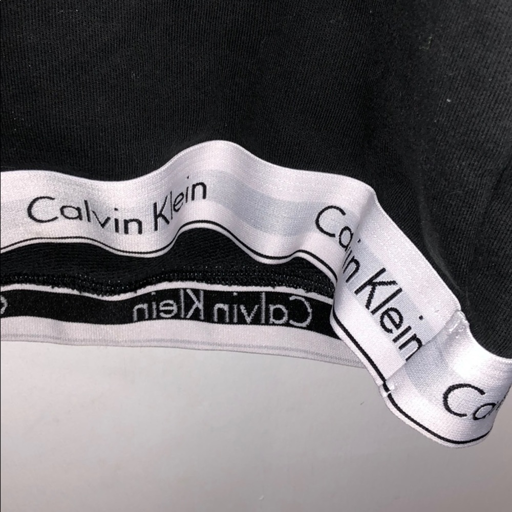 Calvin Klein Sweater - Picture 2 of 3